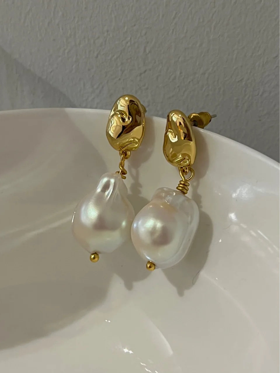 Kshmir New French Retro Baroque Pearl Pendant Earrings