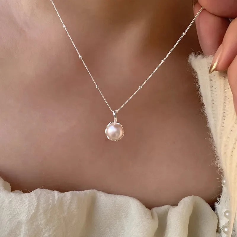 Simple Elegant Pearl Necklace